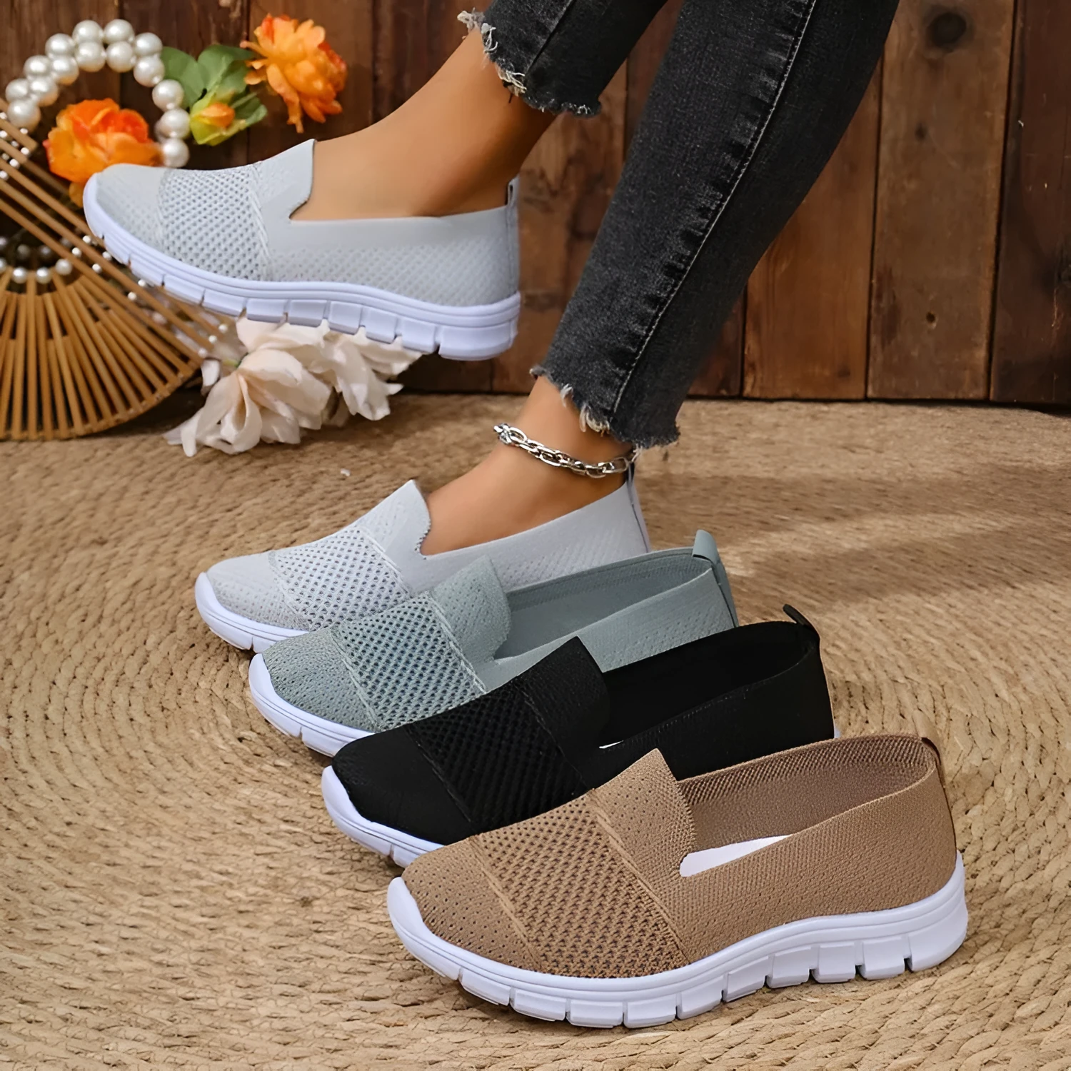 Women's mesh breathable flat casual shoes in solid colour with round toe and PVC sole