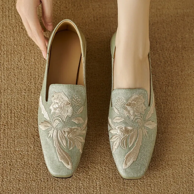 Women's embroidery low-cut flat pumps in retro style with cloth upper and pigskin lining