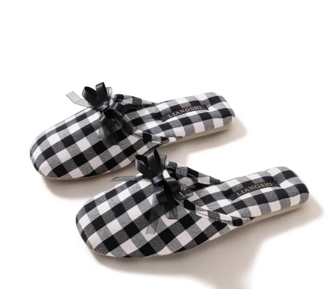 Sweet Ins style ribbon bow cotton cloth flat heel non-slip slippers in black and white