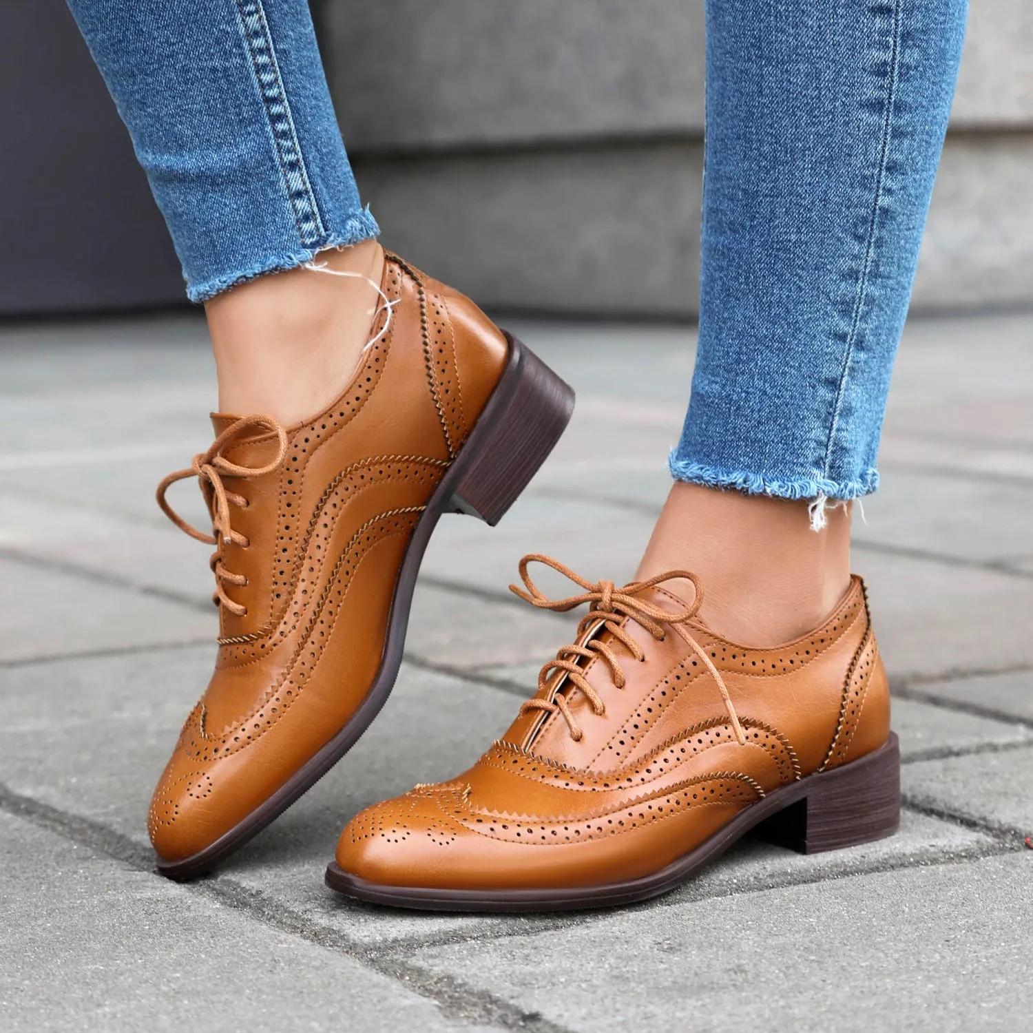 Retro British contrasting colour brogue high-cut lace-up shoes, round toe, low heel, sizes 35-39