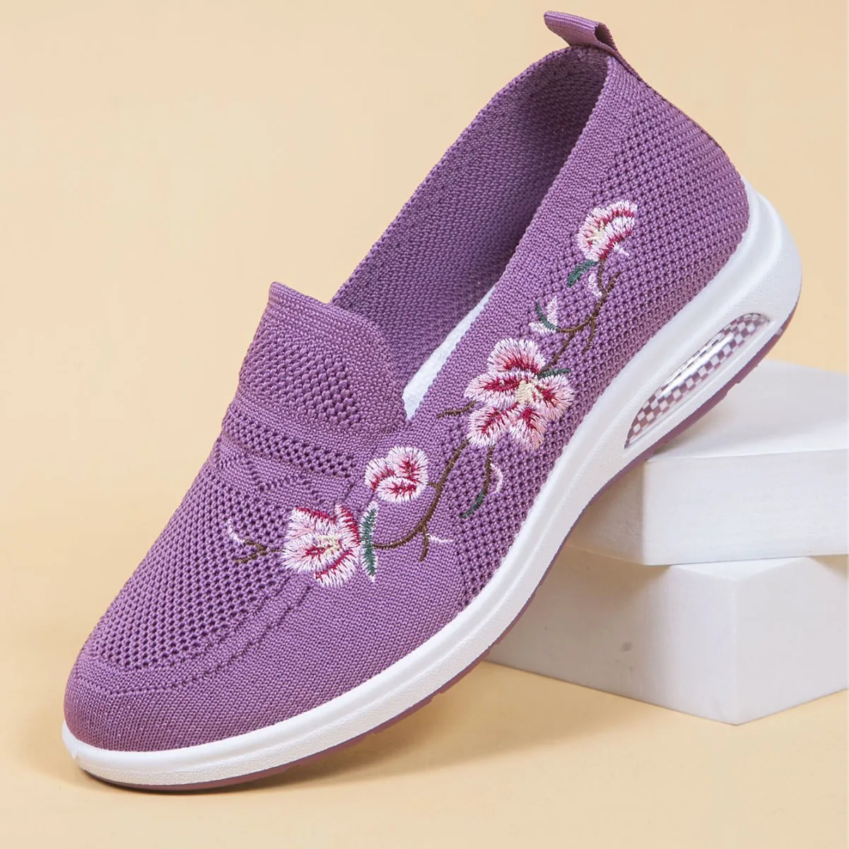Women's embroidered breathable cloth shoes with soft rubber sole, flat heel, and round toe in multiple colours