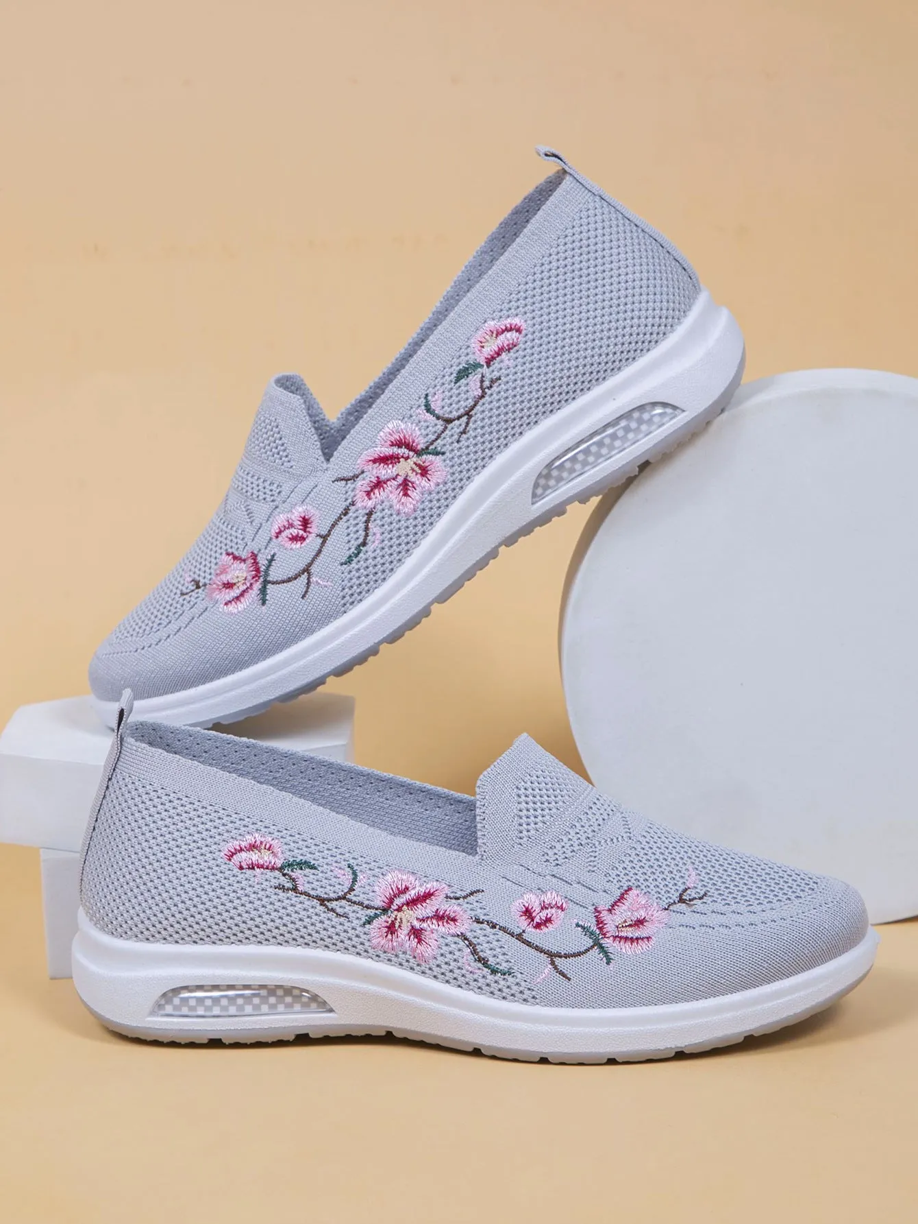 Women's embroidered breathable cloth shoes with soft rubber sole, flat heel, and round toe in multiple colours
