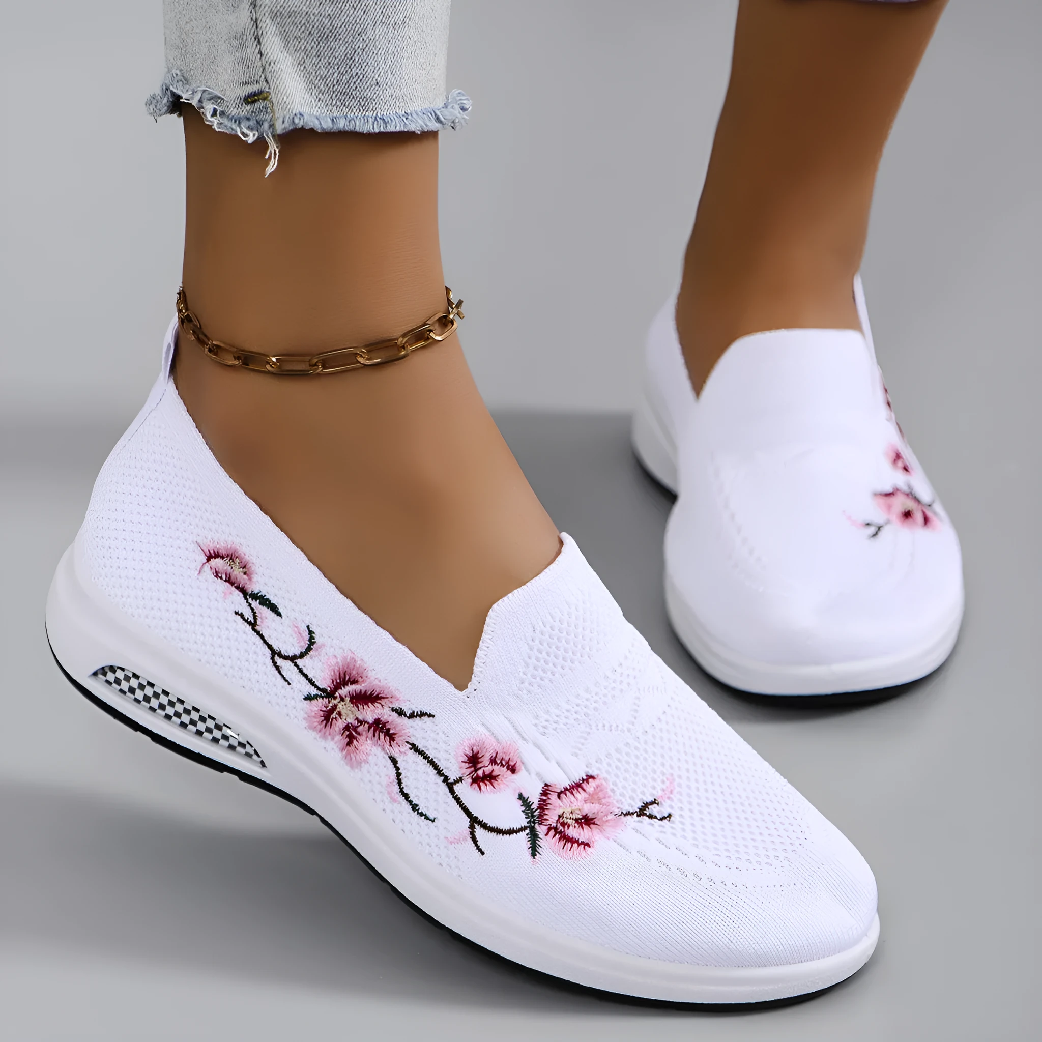 Women's embroidered breathable cloth shoes with soft rubber sole, flat heel, and round toe in multiple colours