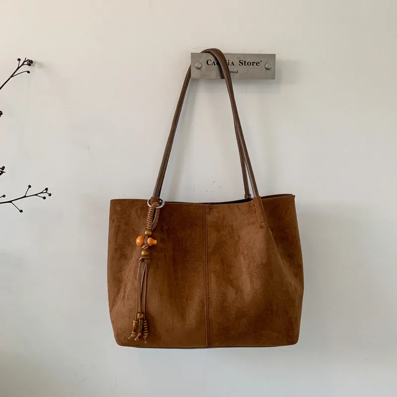 Large capacity suede tote bag with pendant, horizontal square shape, available in black, brown, coffee, and green
