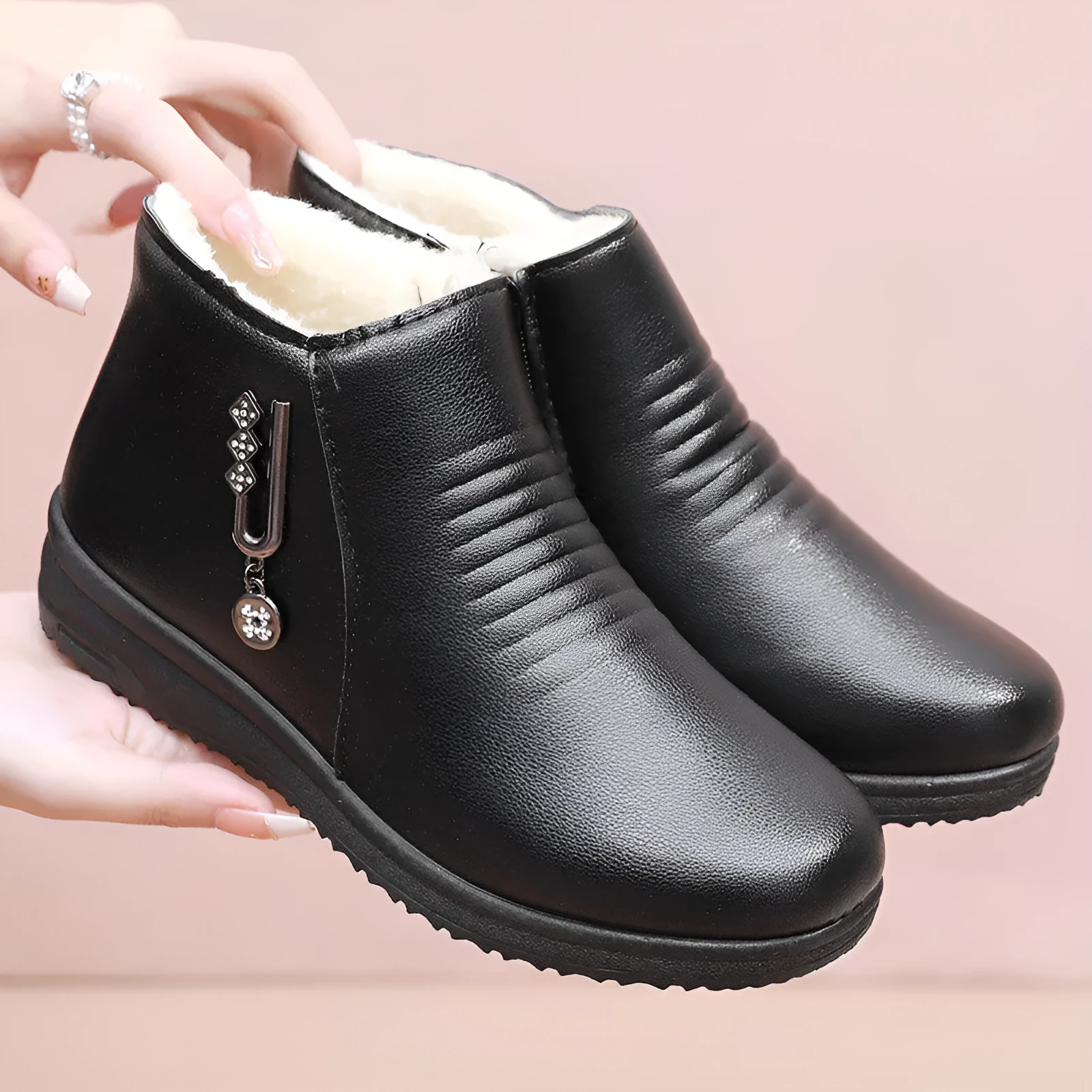 Winter cotton shoes for elderly with soft sole and flat heel, solid colour design