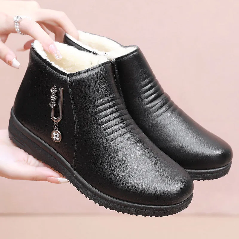 Winter cotton shoes for elderly with soft sole and flat heel, solid colour design