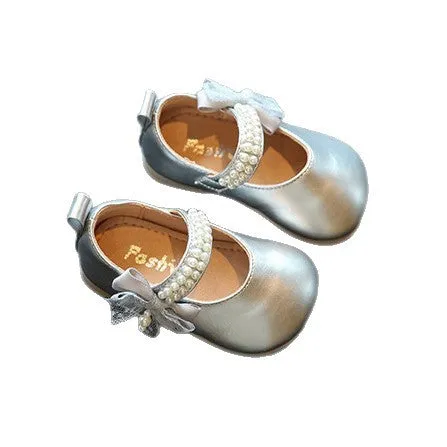 Princess square mouth pumps for toddler girls, non-slip synthetic leather bow shoes in beige and silver
