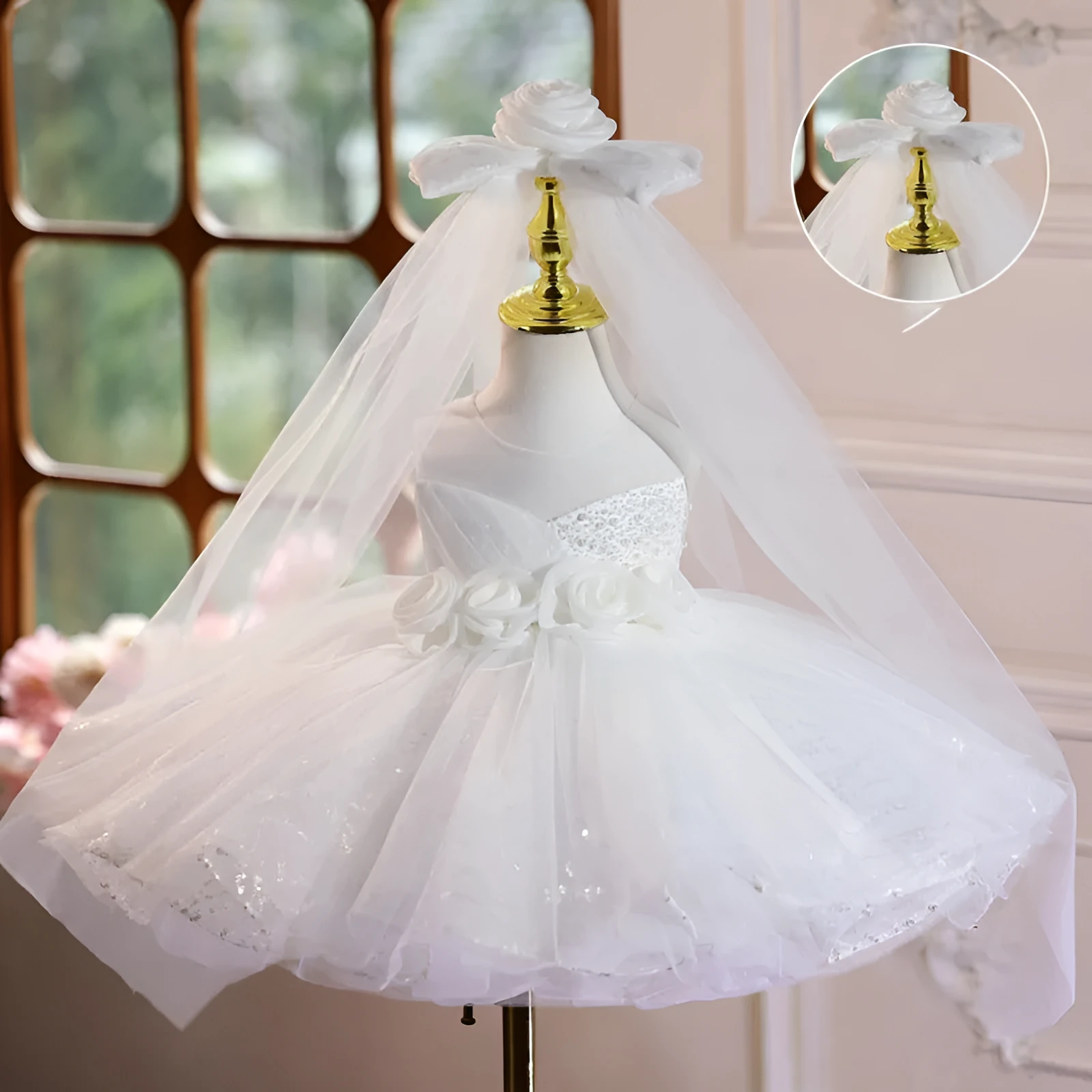 White polyester sleeveless princess dress for children's performances, round neck, full length
