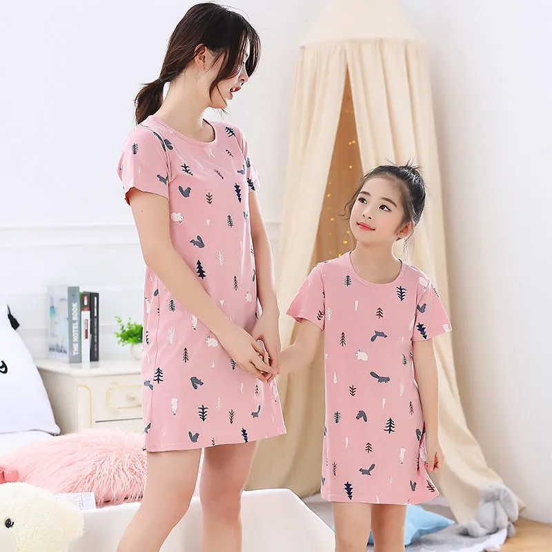 Children's purified cotton short sleeve nightdress for girls, summer sweet cartoon print, pink strawberry colour, size 120cm