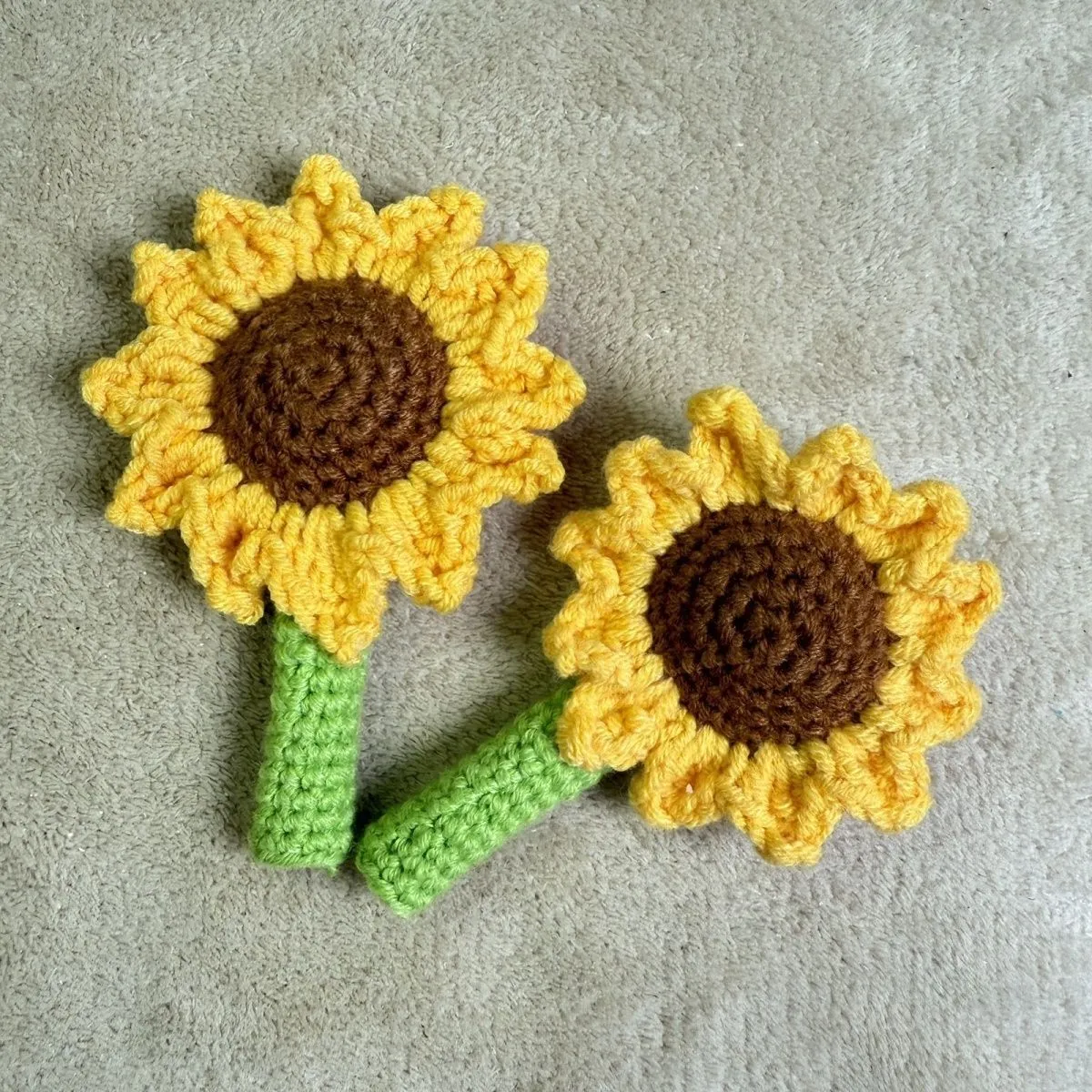Hand-woven sunflower design jute pen cover, a natural fibre pen holder.