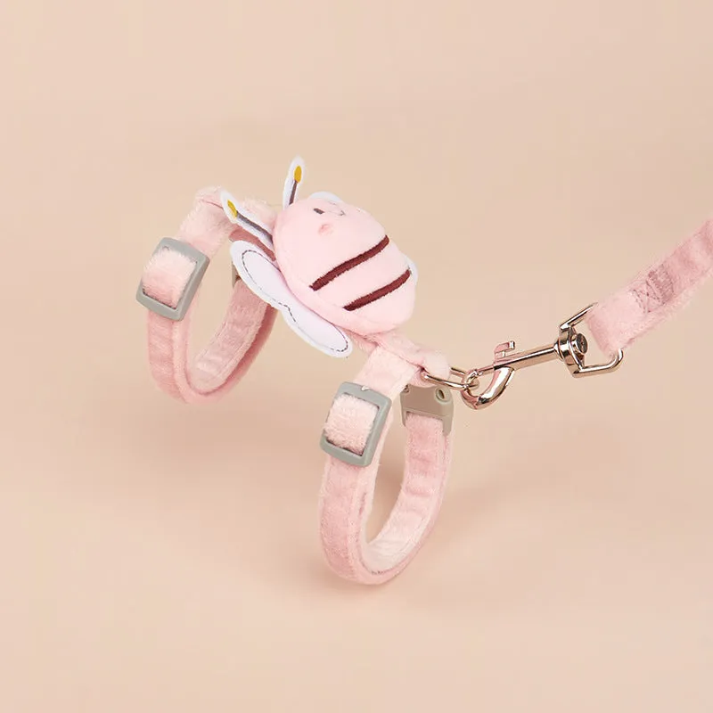 Adjustable bee-shaped cat lead in polyester material showing pink, yellow and blue colour options