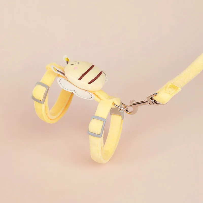 Adjustable bee-shaped cat lead in polyester material showing pink, yellow and blue colour options