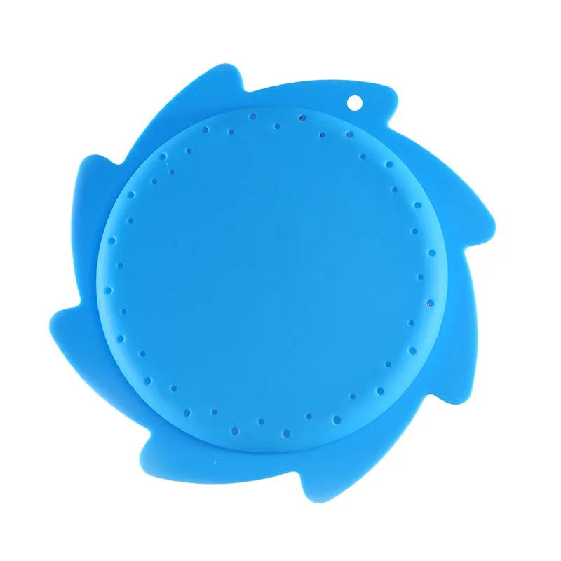 Silicone water toy in emoji style for kids bath time play, soft flexible material for grasping