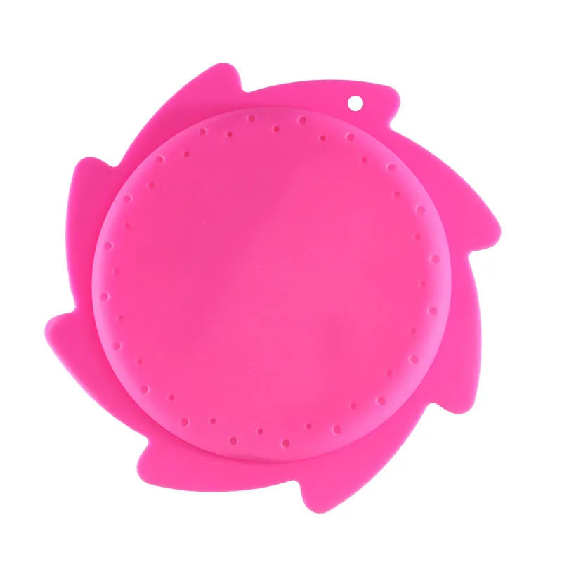 Silicone water toy in emoji style for kids bath time play, soft flexible material for grasping