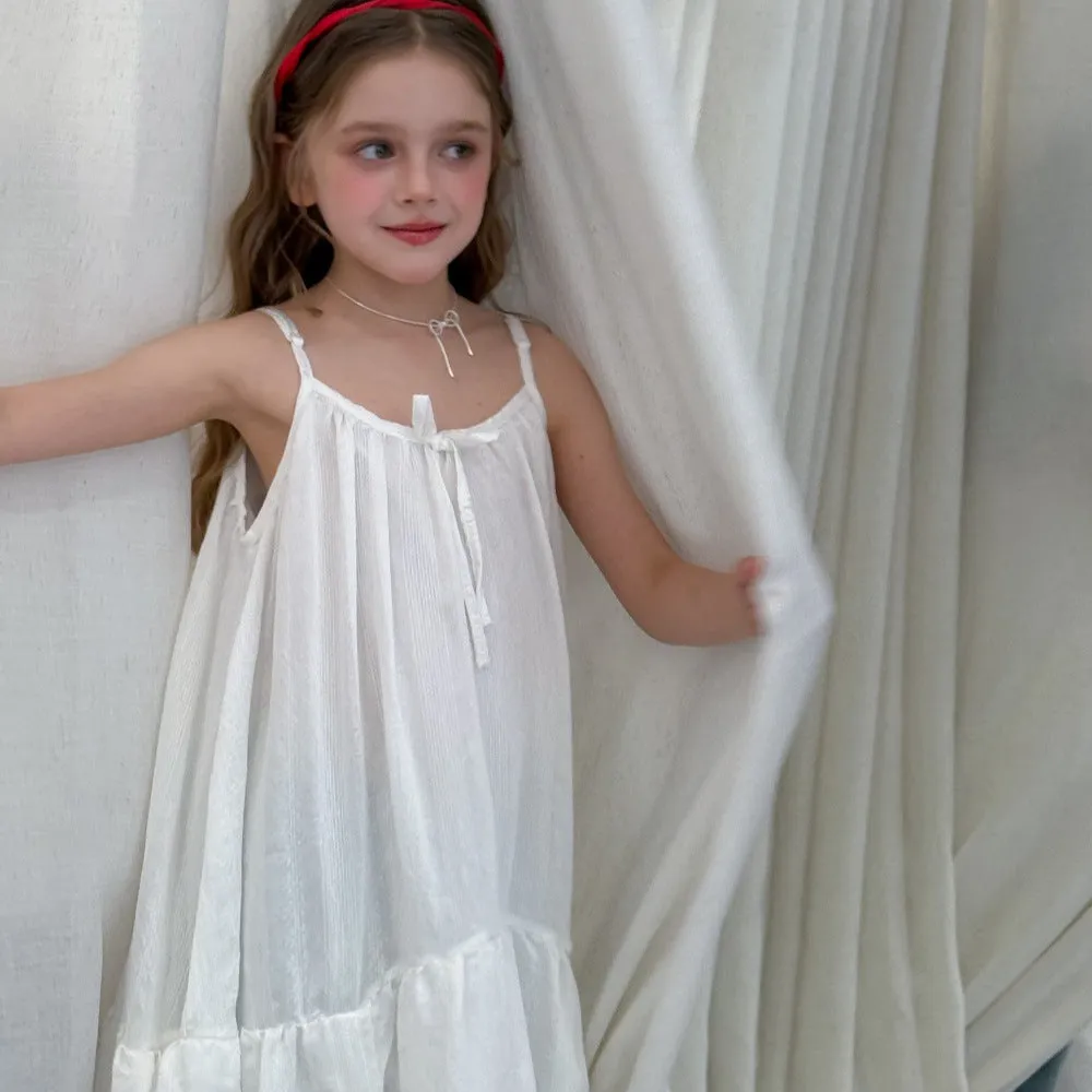 White summer Japanese suspender dress with cotton lining and lace trim for girls, sling style, available in heights from 90cm to 150cm