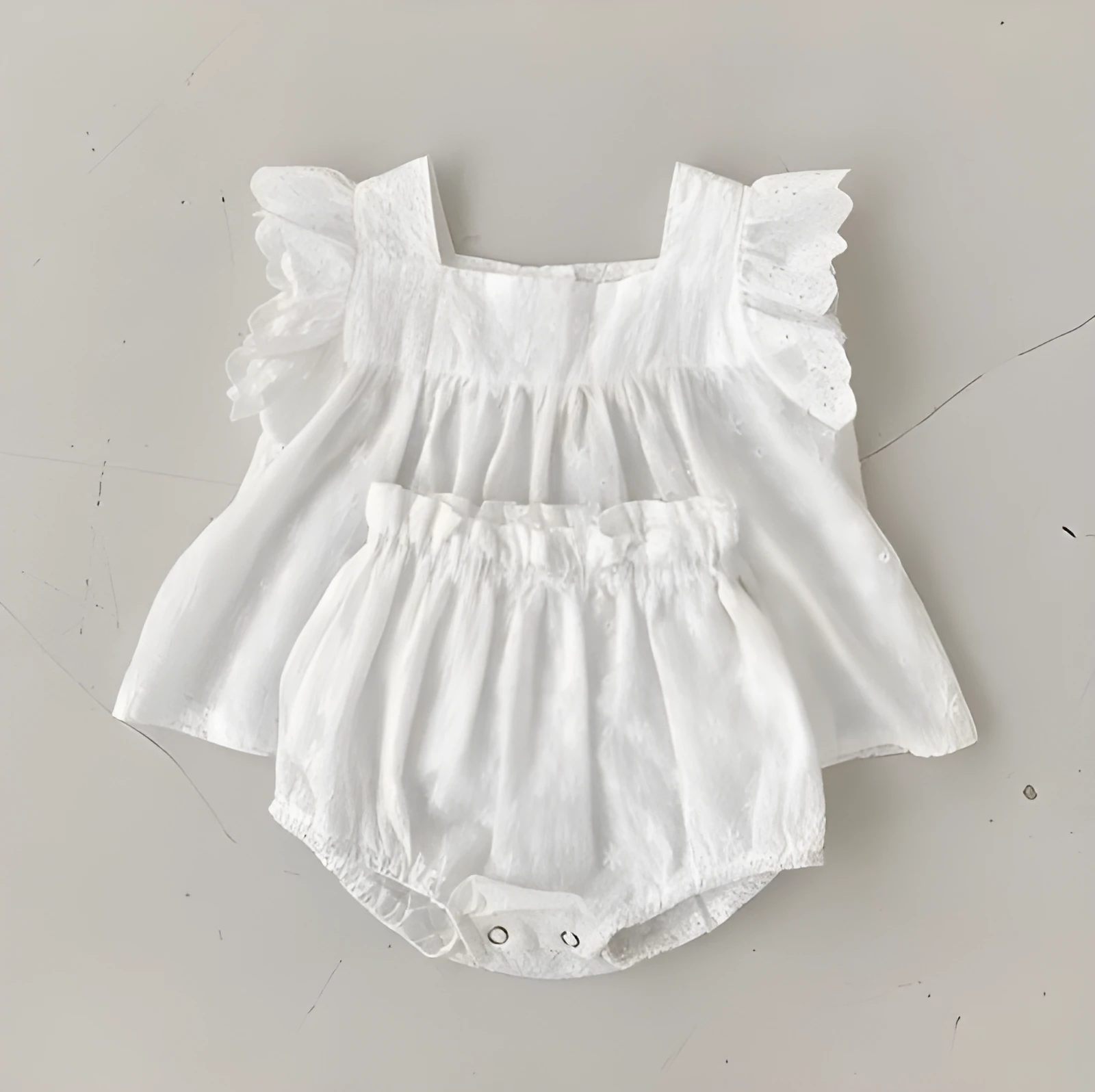 Girls' infant cotton lace vest and bulky underpants two-piece set in white, suitable for 66cm to 100cm height