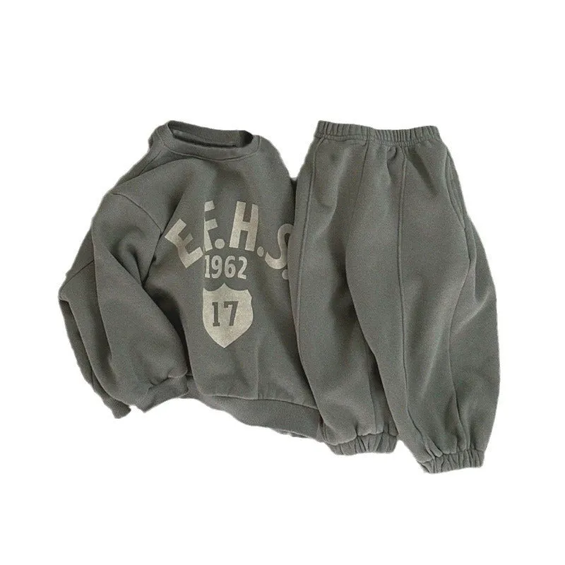 Boys and girls letter print cotton fleece sweater two-piece set in brown with pullover top and trousers