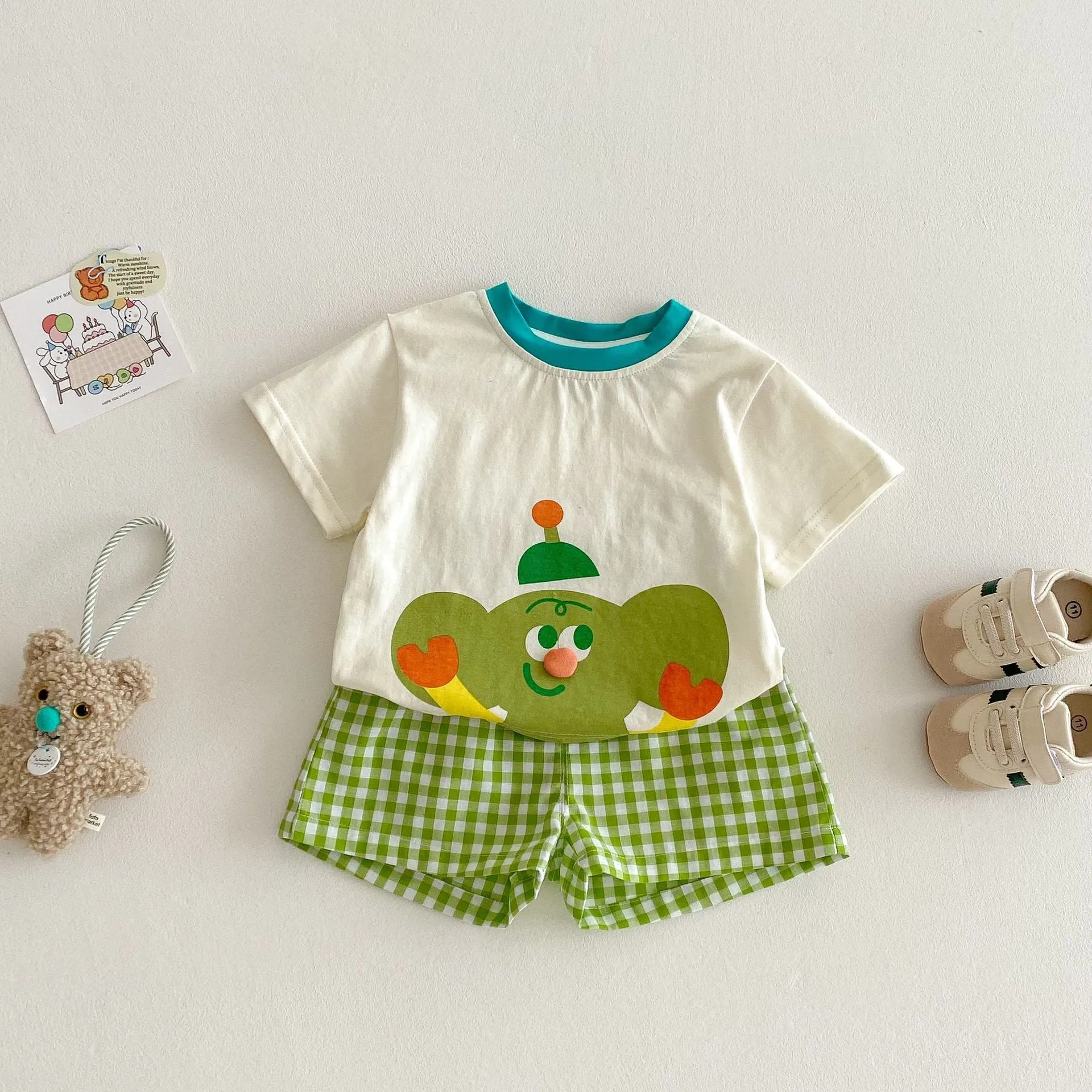 Girls' cotton cartoon T-shirt and plaid shorts two-piece set in avocado green and peach