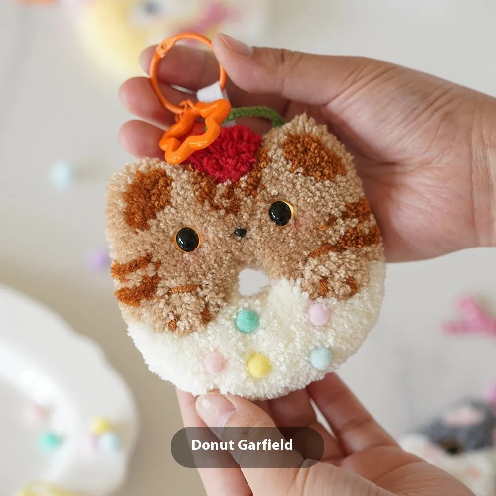 Handmade DIY poke embroidery kit with cute cat wool felt ornament for desk surface panel, cartoon anime style