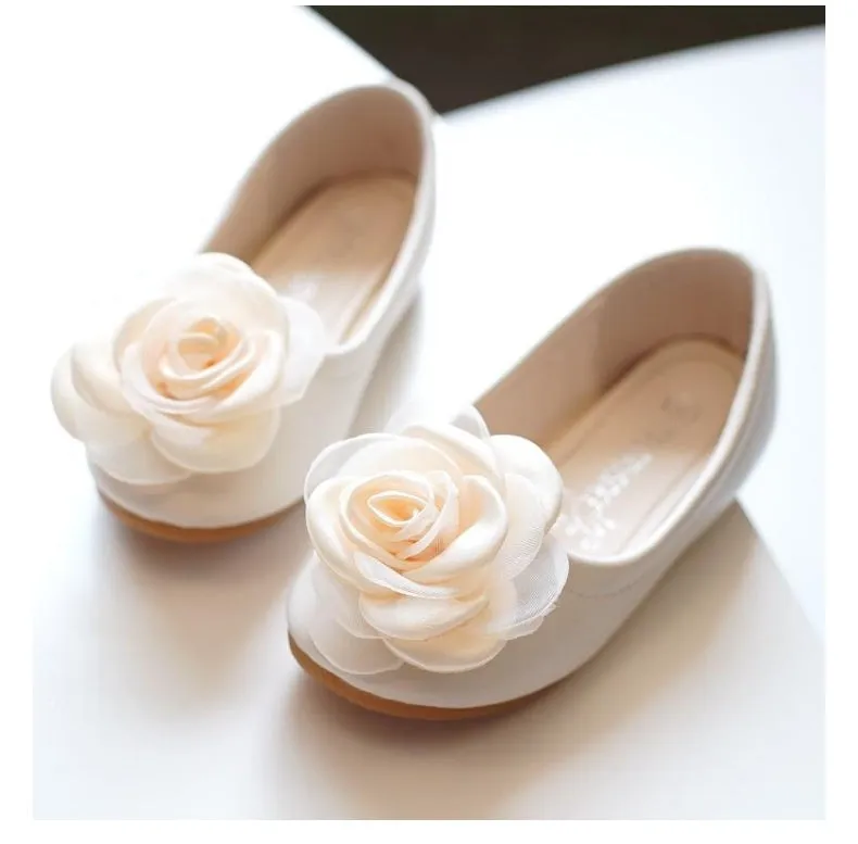 Korean style girl flower PU leather shoes in pink with floral pattern, low top oversleeve design