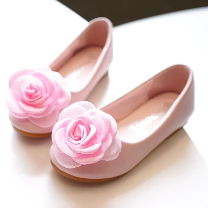 Korean style girl flower PU leather shoes in pink with floral pattern, low top oversleeve design