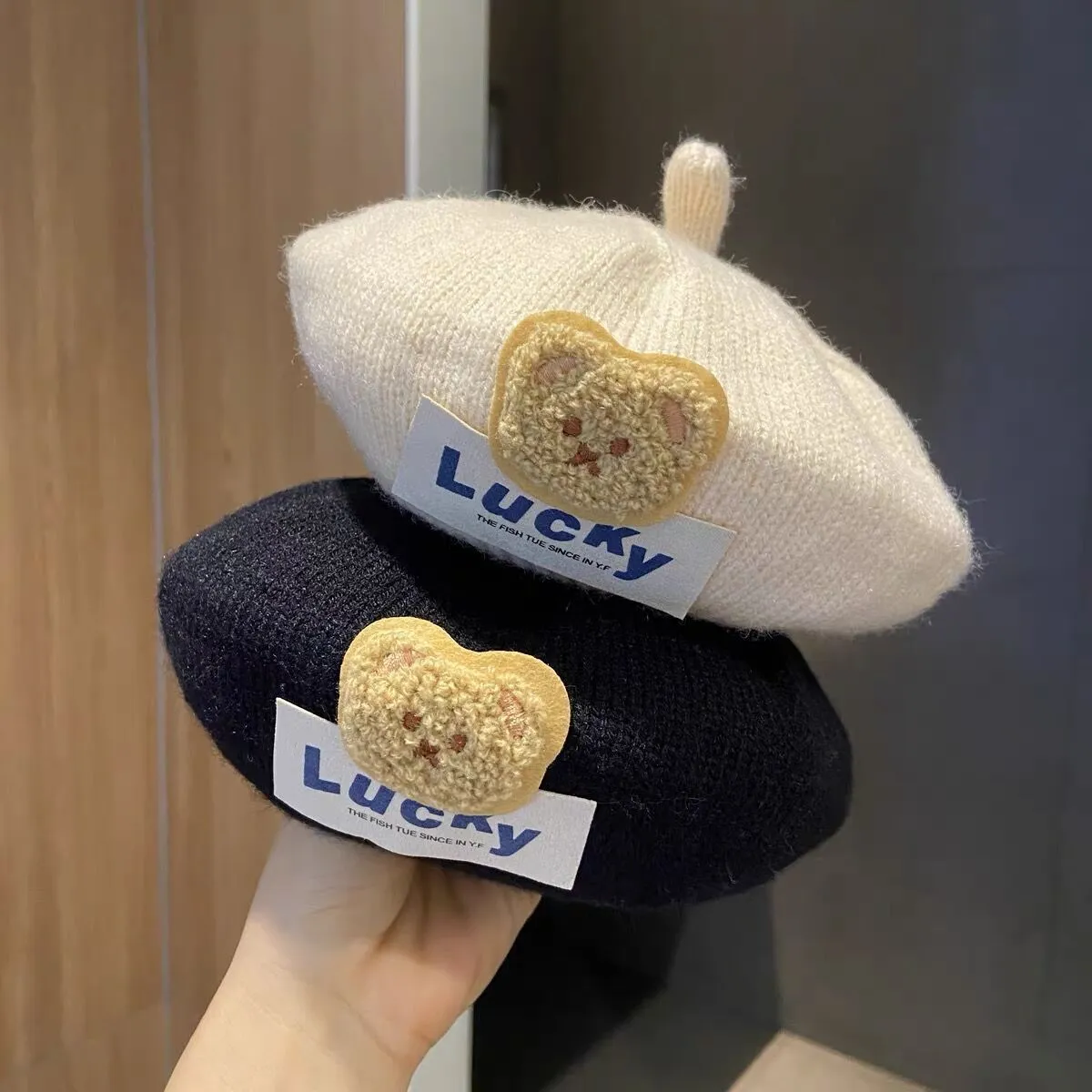 Children's thermal knitting acrylic beret in beige for ages 3 months to 4 years