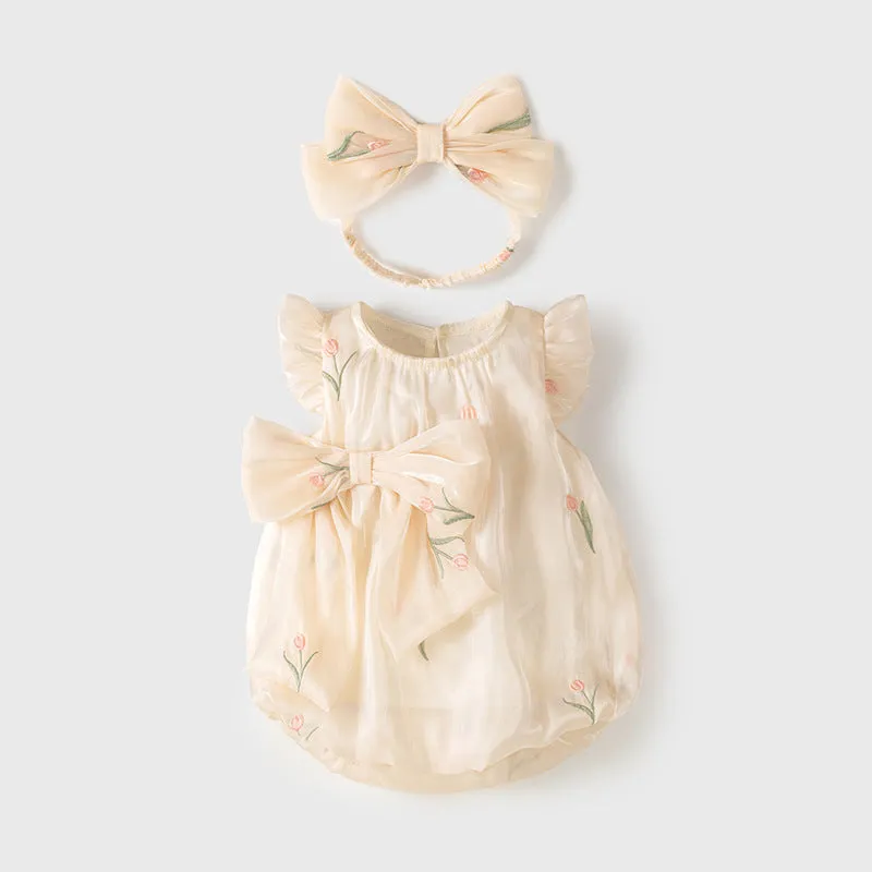 Baby girl thin polyester triangle jumpsuit in apricot colour, sleeveless pullover style
