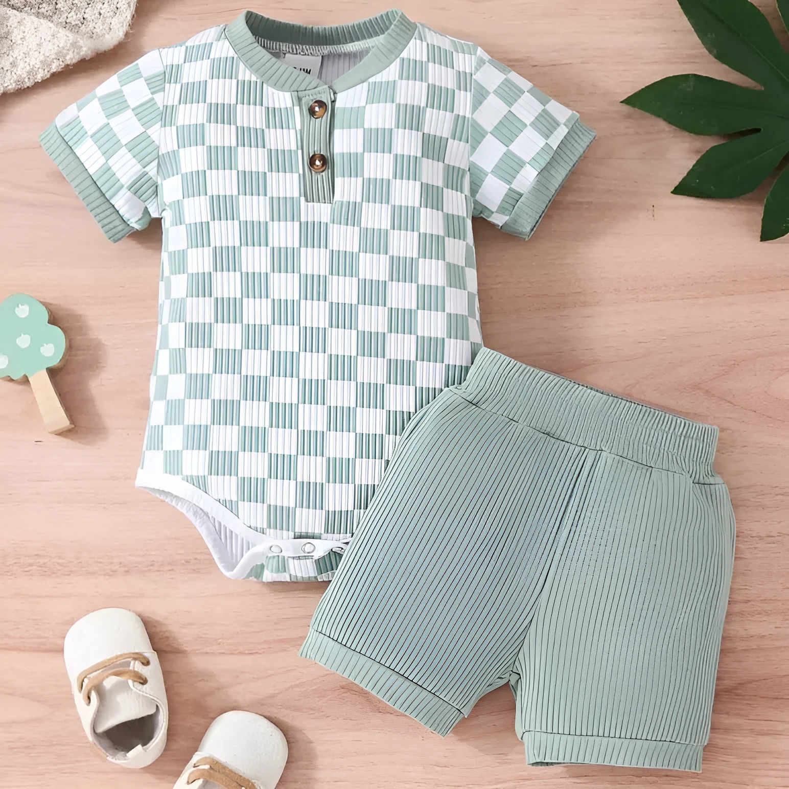 Baby two-piece cotton rompers set with polo collar and plaid triangle in green, blue, brown, black for 0-18 months
