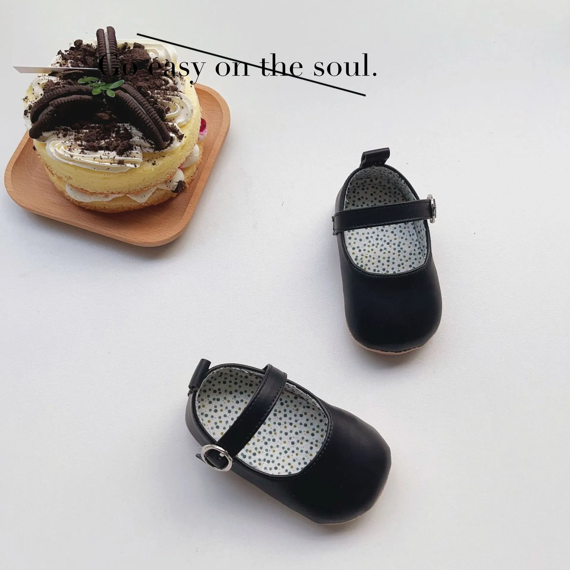 Baby girl toddler shoes with Velcro closure in light purple artificial PU leather, low-top design