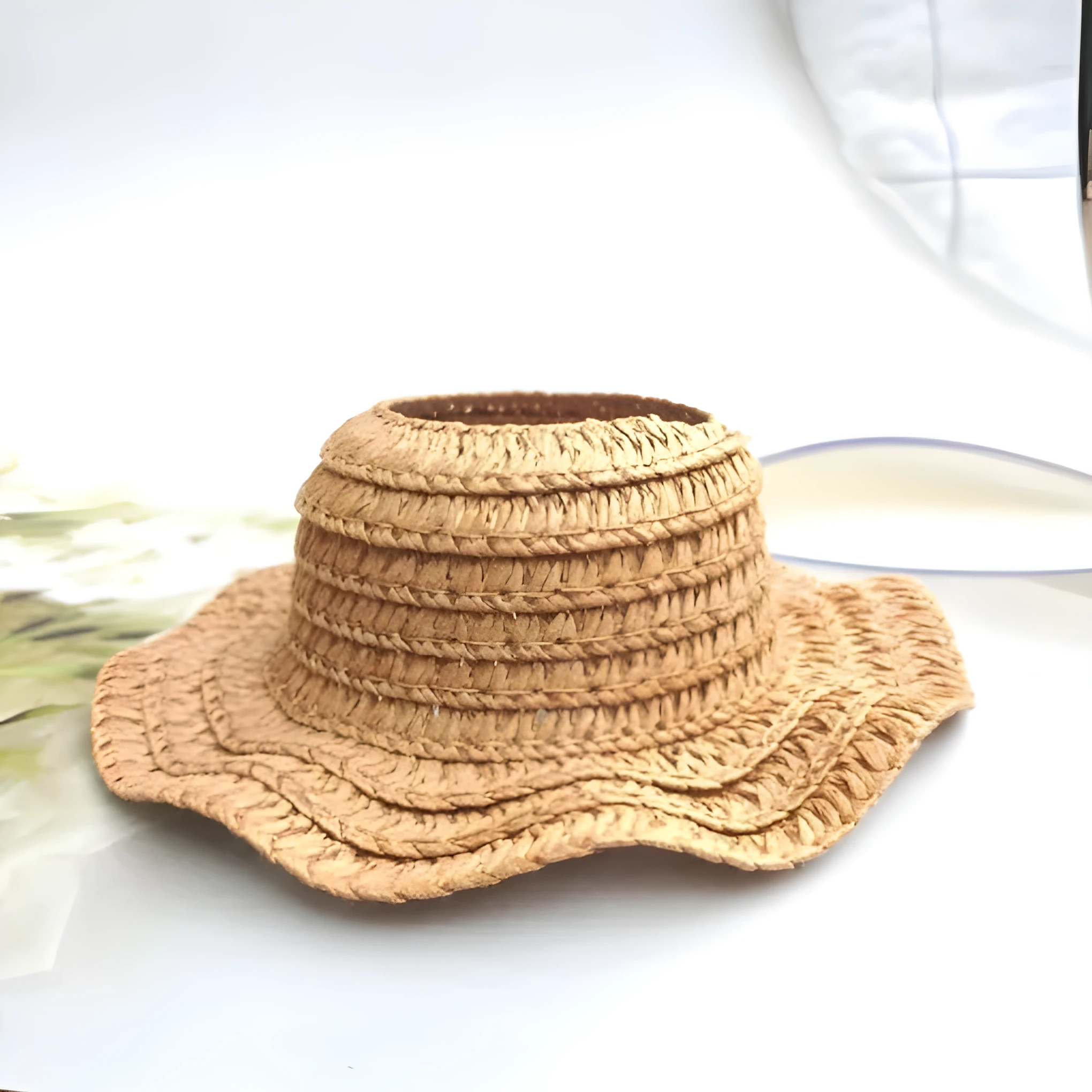 Leak-proof papyrus sunhat in white, beige, and khaki, height M and L