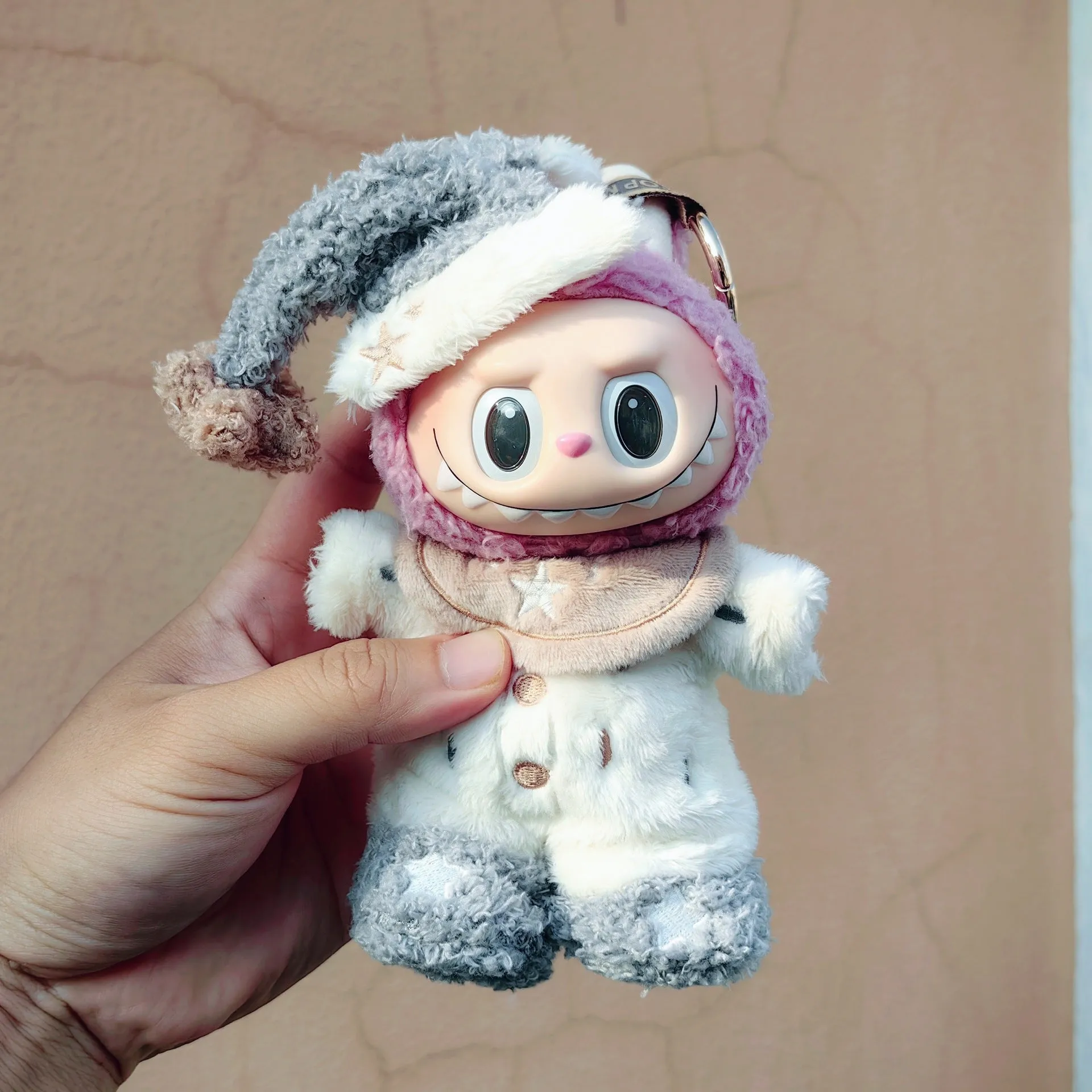 15cm doll clothes pendant in plush fabric, removable and washable, featuring a themed suit design for small dolls