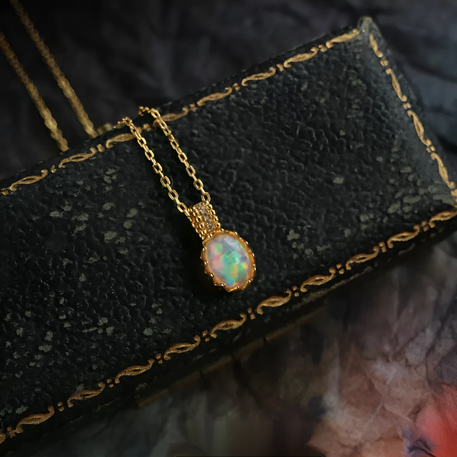 Japanese-style light wings opal pendant necklace in copper with geometric round design