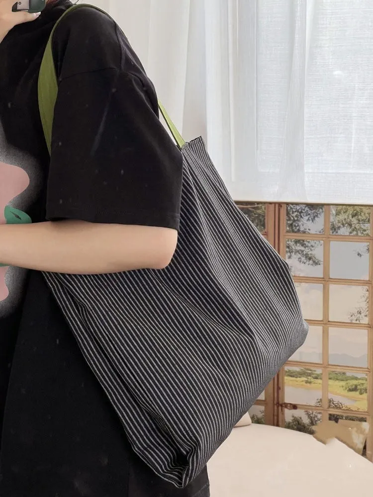 Canvas multi-layer tote shoulder bag in plaid or striped colours with compartments
