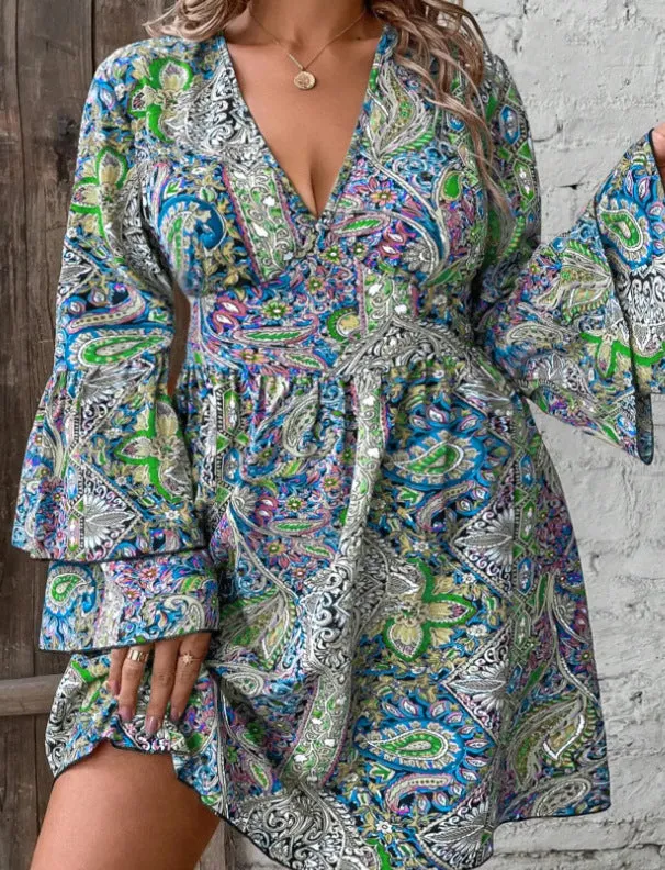 Plus size women's dress with bell sleeves and V-neck in Bohemian style, available in red, yellow or green