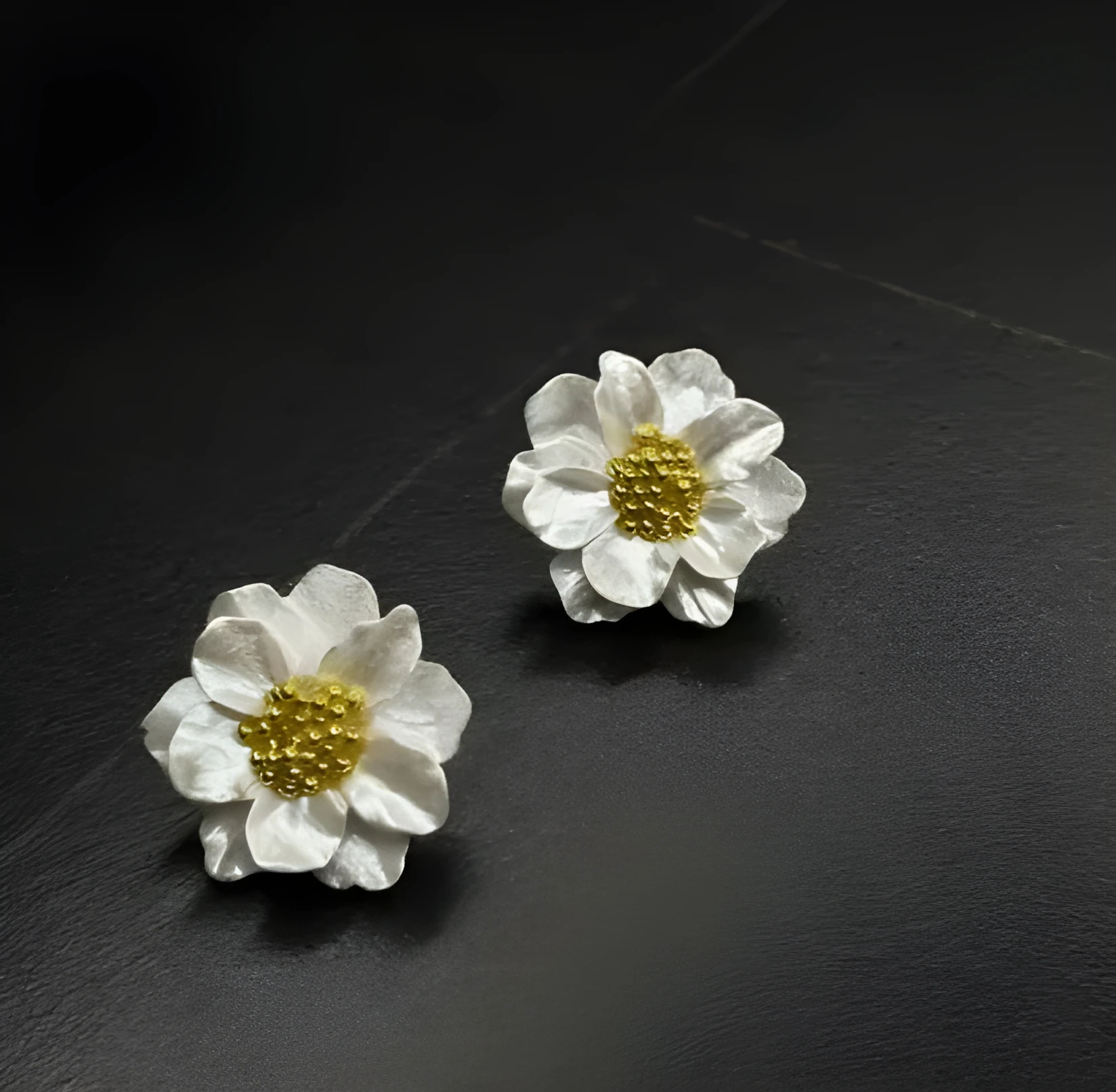 Galvanised geometric Chinese-style earrings with petal elements in zinc alloy
