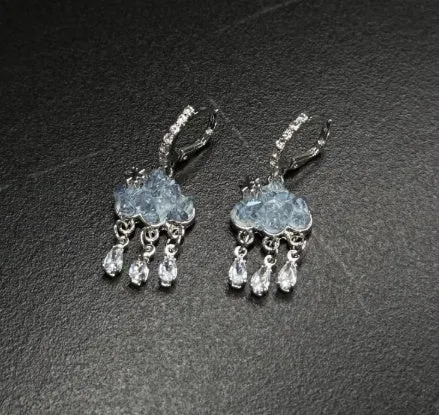 Galvanised geometric Chinese-style earrings with petal elements in zinc alloy