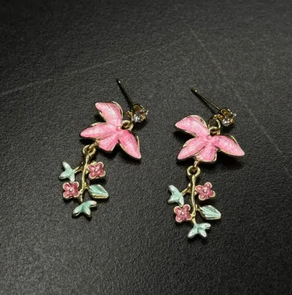 Galvanised geometric Chinese-style earrings with petal elements in zinc alloy
