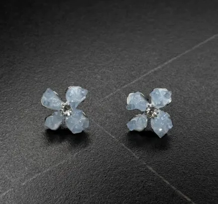 Galvanised geometric Chinese-style earrings with petal elements in zinc alloy