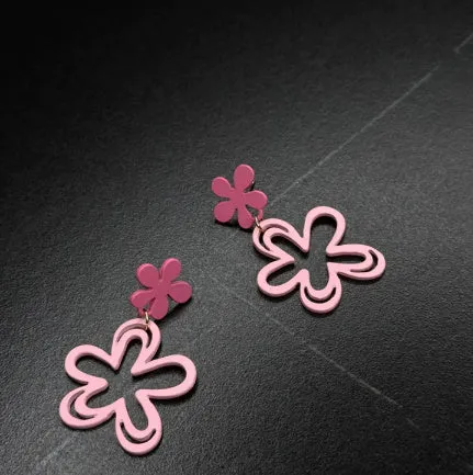 Galvanised geometric Chinese-style earrings with petal elements in zinc alloy