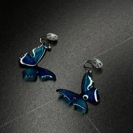 Galvanised geometric Chinese-style earrings with petal elements in zinc alloy