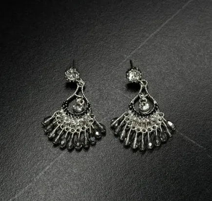 Galvanised geometric Chinese-style earrings with petal elements in zinc alloy