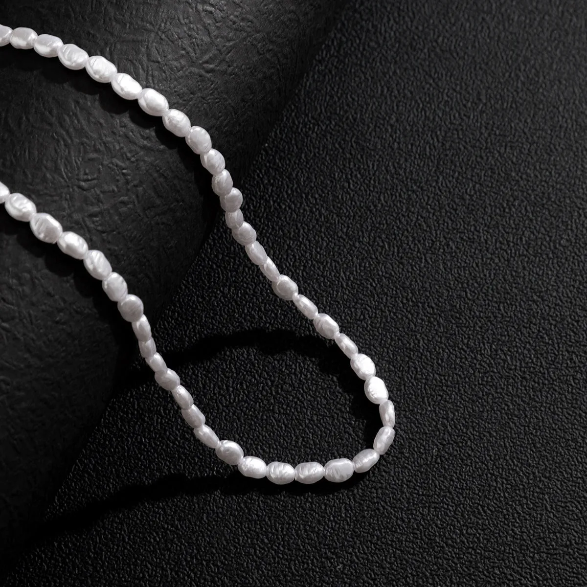 White U-shaped imitation pearl necklace for men with adjustable chain
