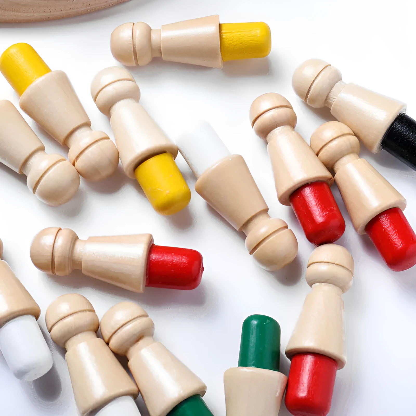 Beech wood memory chess set for children age 3+ with white pieces on 17cm board