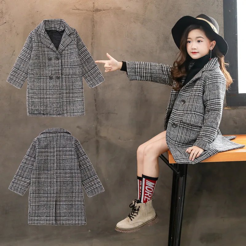 Grey houndstooth check winter coat for girls with a suit collar and long sleeves.