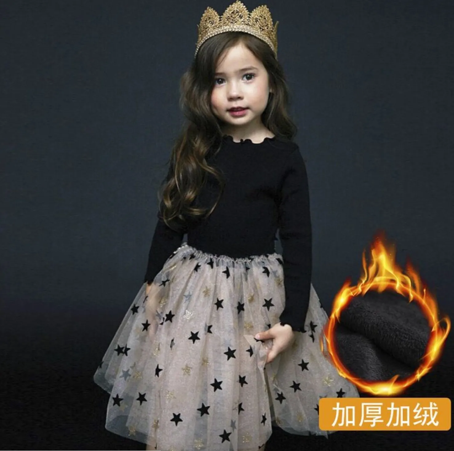 Children's red cotton Christmas dress with lace and bow decorations, long sleeves, princess style