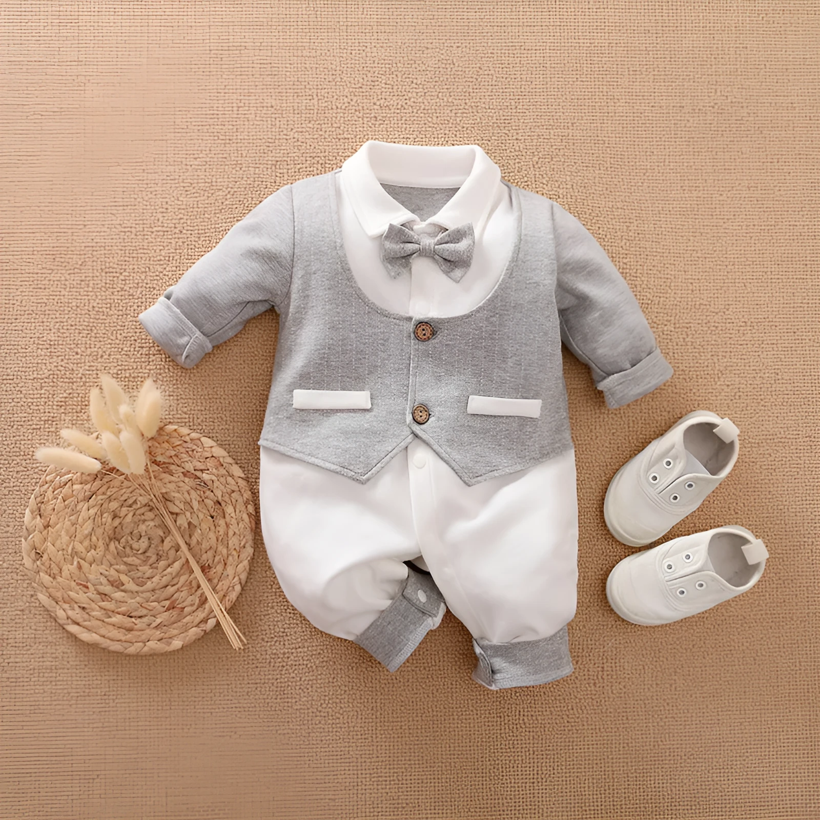Gentleman-style long-sleeved cotton romper for a baby boy showing size chart