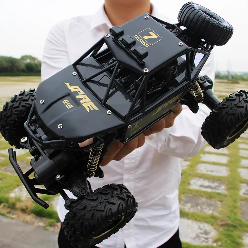 Large 4WD off-road remote control car in silver, 38 cm size, with ABS plastic body and antenna