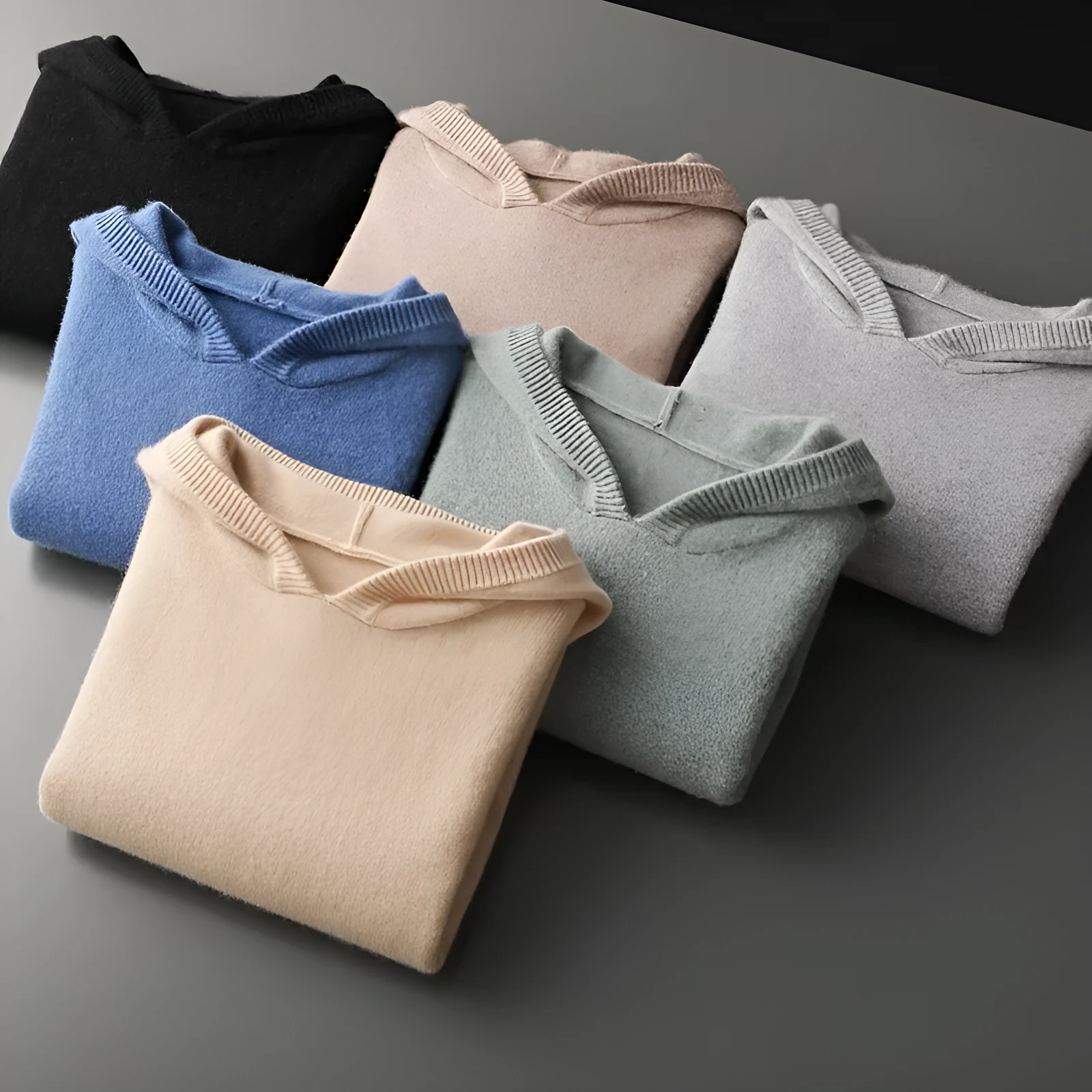 Men's cashmere hooded thickened sweater in loose fit, solid black colour, long sleeve winter pullover