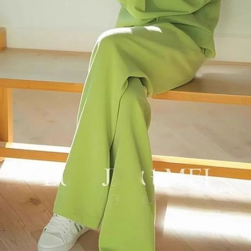 Women's solid colour casual sweater pants set with round neck and flight sleeves in green