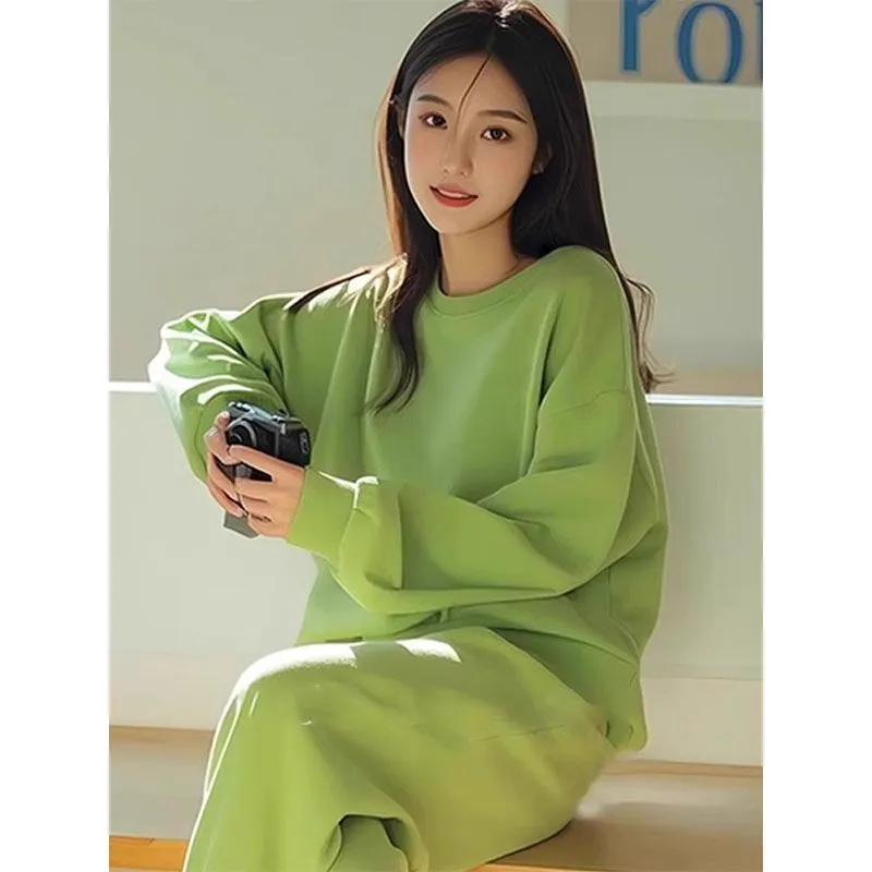 Women's solid colour casual sweater pants set with round neck and flight sleeves in green